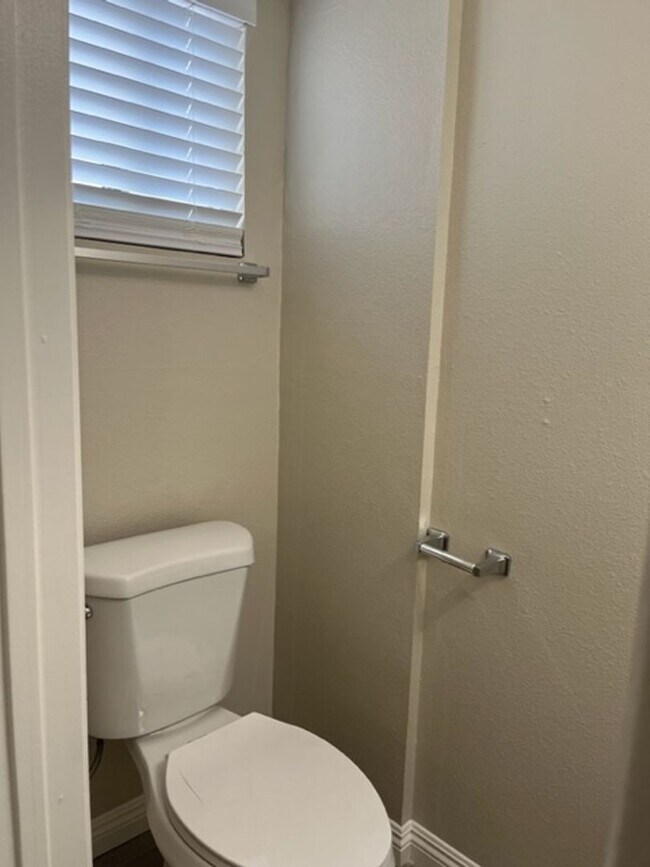 Building Photo - JP3524