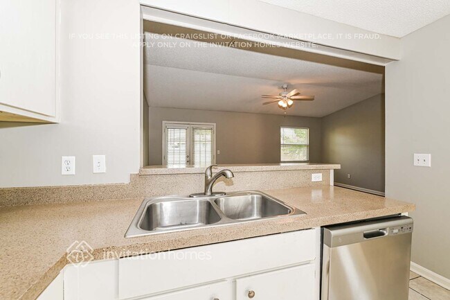 Building Photo - 3943 San Pablo Rd S