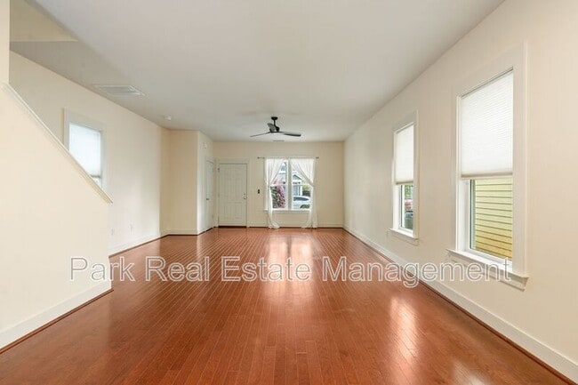 Building Photo - 44 Danbury Ct