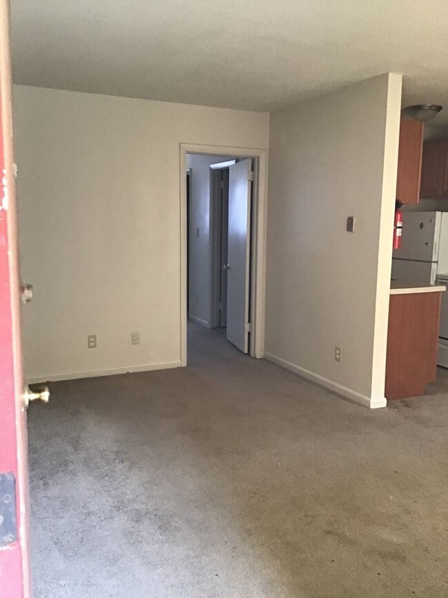 Building Photo - 1243 E Ocean View Ave