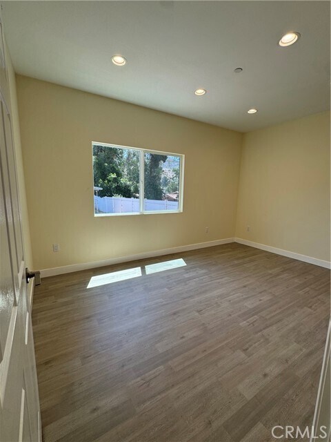 Building Photo - 10054 Barling St