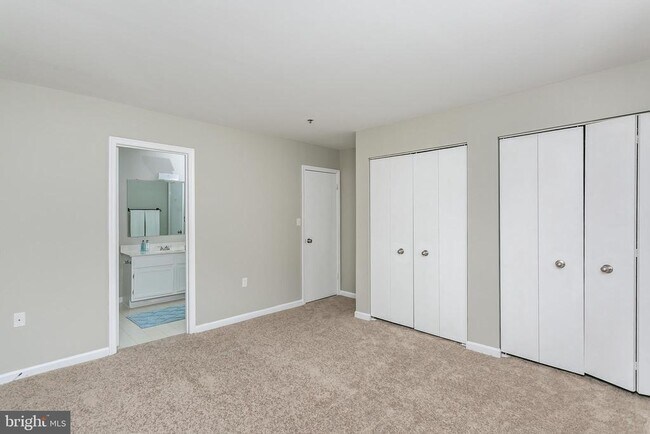 Building Photo - 553 McManus Way
