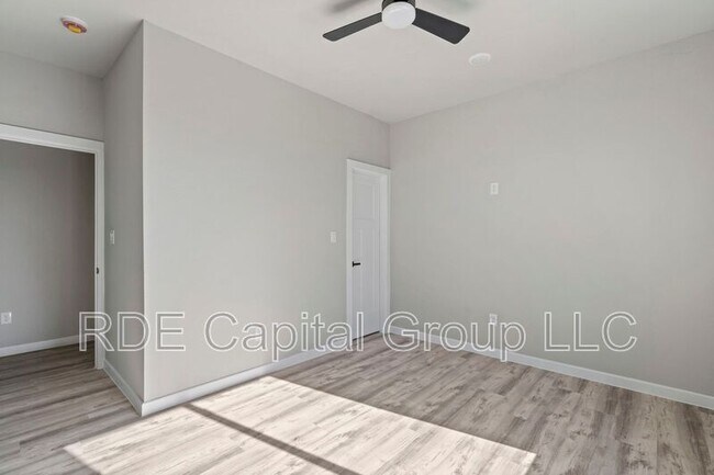 Building Photo - 948 S Corinth St Rd