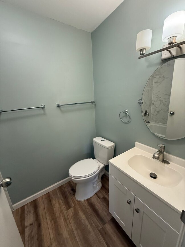 Building Photo - 3 Bedroom, 2 Bathroom House for Rent
