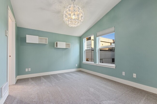 Building Photo - 3Bd/2.5Ba Seattle Townhouse