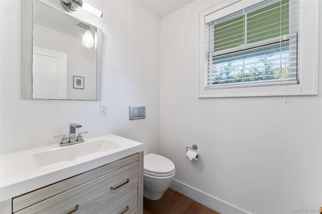 Building Photo - 22 E Clinton Ave