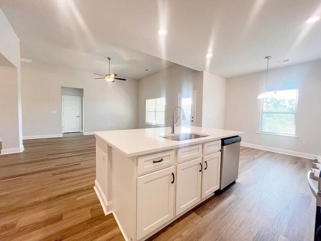 Building Photo - 335 Cypress Holw Trl