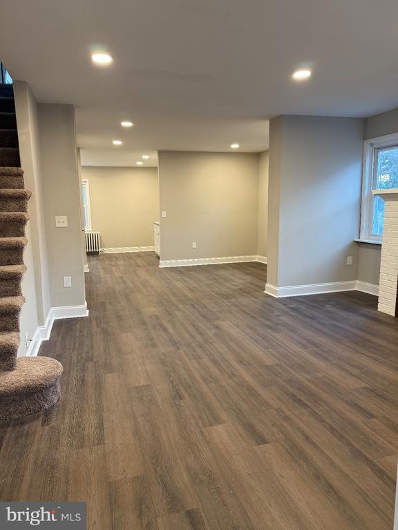 Building Photo - 7250 Radbourne Rd