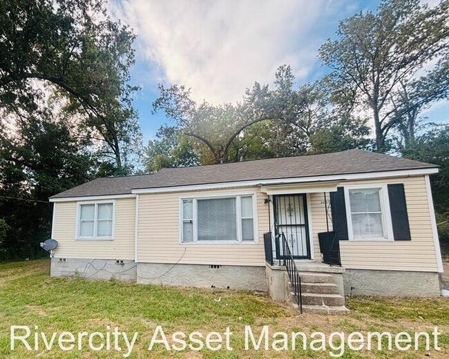 Primary Photo - A Must See Gem Located In Frayser!!!! Sect...