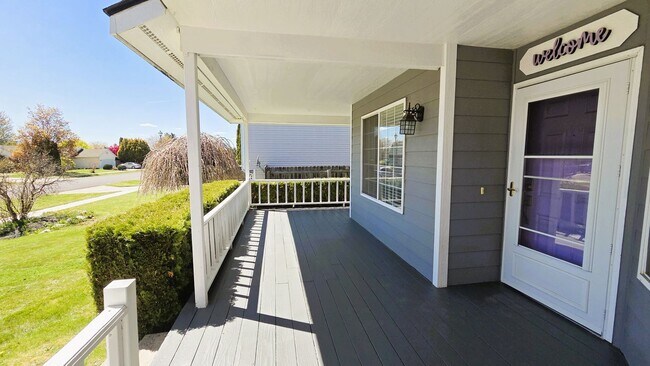 Building Photo - 3-Bedroom Rancher in Hayden