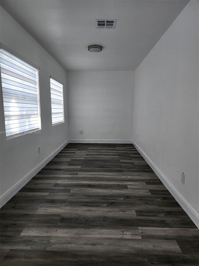 Building Photo - 1250 NW 55th St