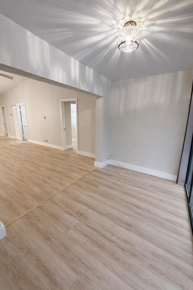 Building Photo - 18765 Candlewick Dr