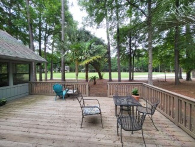 Building Photo - MOSS CREEK - Fairlawn Ct.