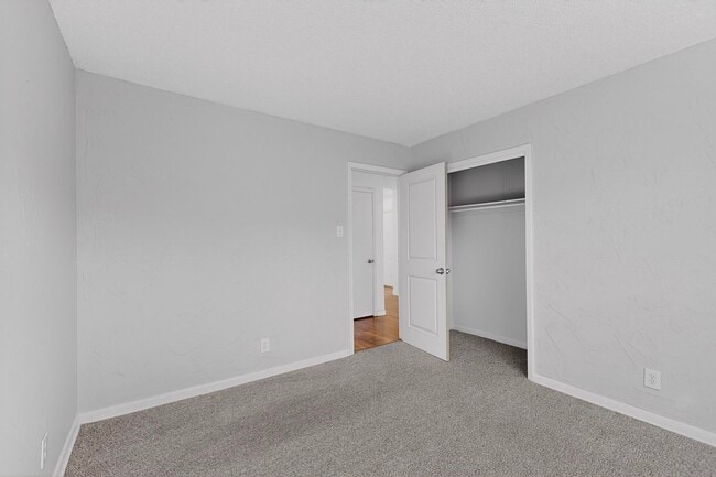 Building Photo - 4113 La Colorada Ct SE