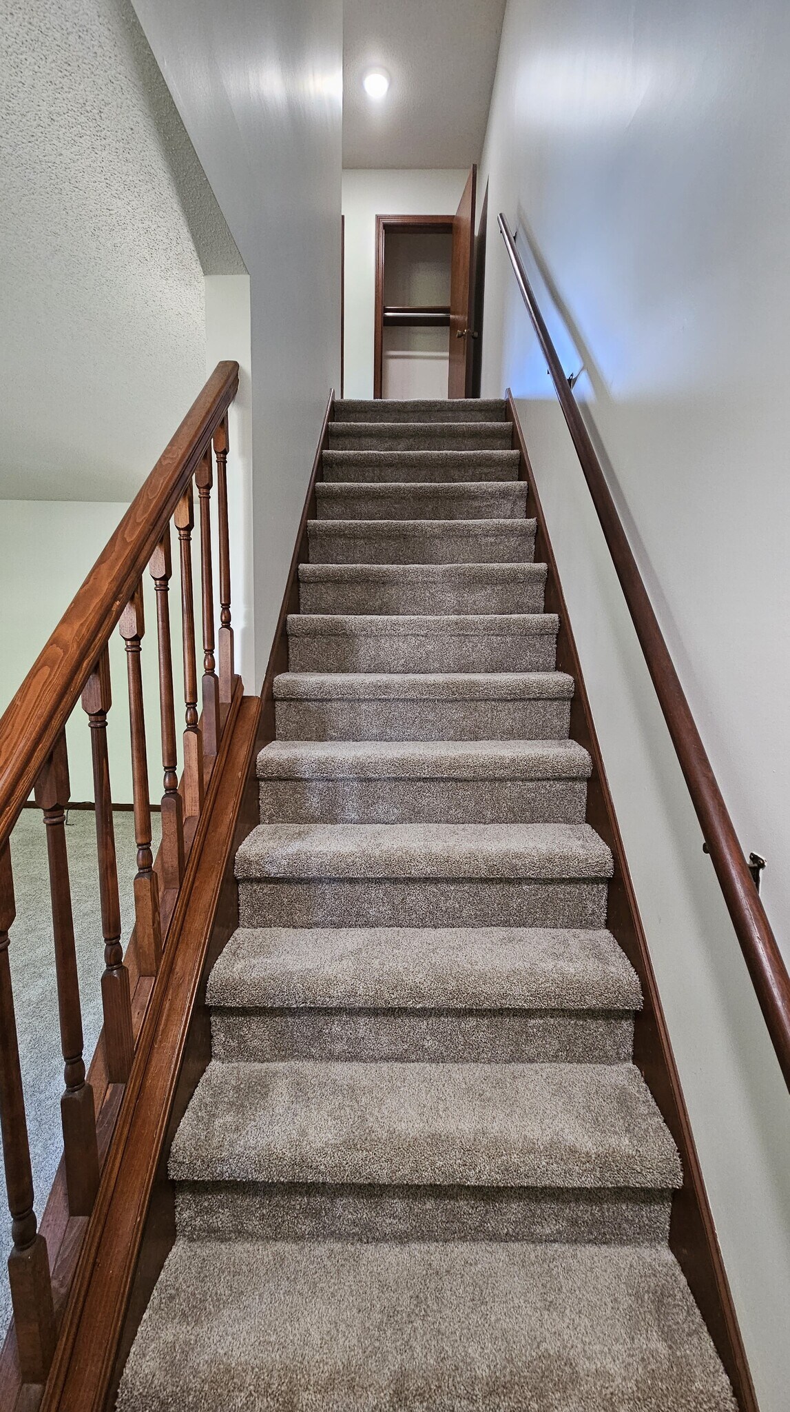 Building Photo - 680 Wildwood Dr