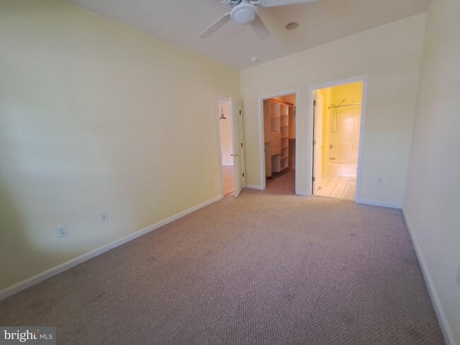 Building Photo - 4100 Sandpiper Dr