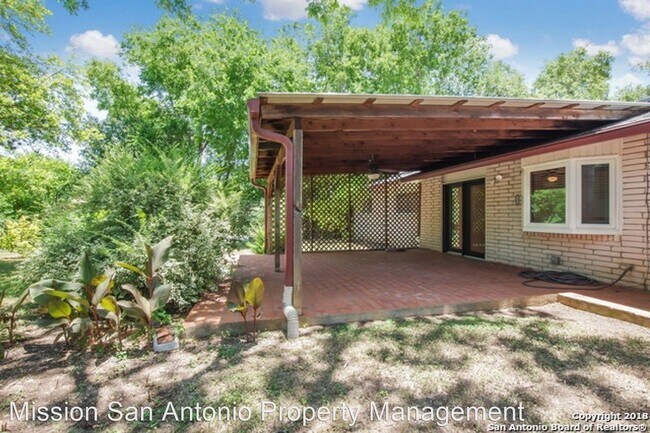 Building Photo - 3 br, 2 bath House - 3667 Versailles Dr.
