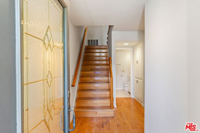 Building Photo - 17087 Palisades Cir