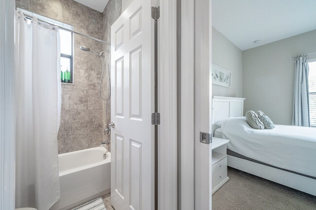 Building Photo - 10238 Blossom Trail