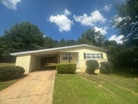 Building Photo - Hillcrest!!