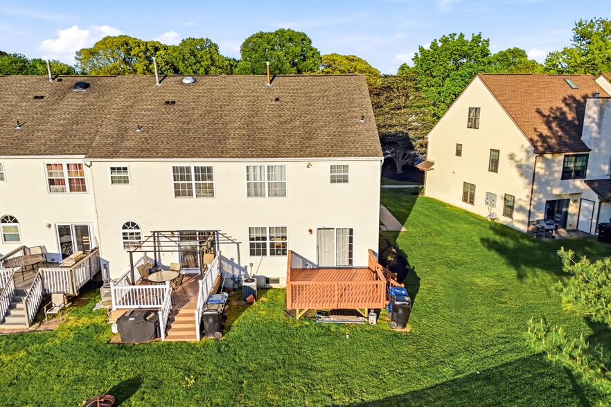 Building Photo - 327 Allens Ln