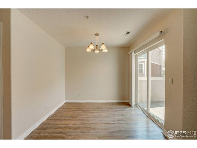 Building Photo - Bright & Beautiful 2-Level Condo in NoBo, available June 5th