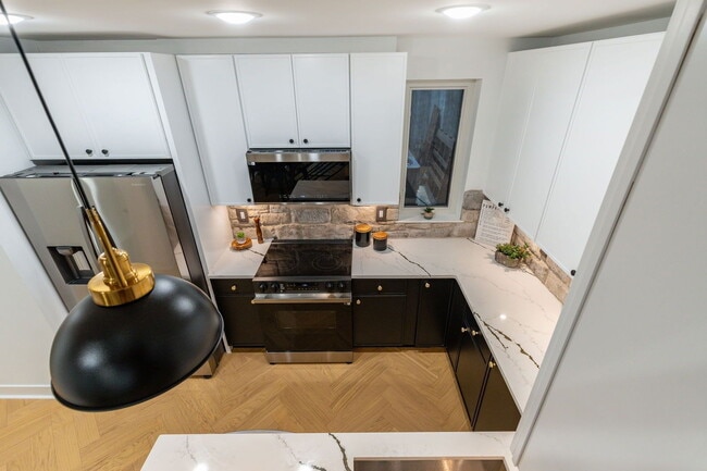 Building Photo - 609 S Orianna St