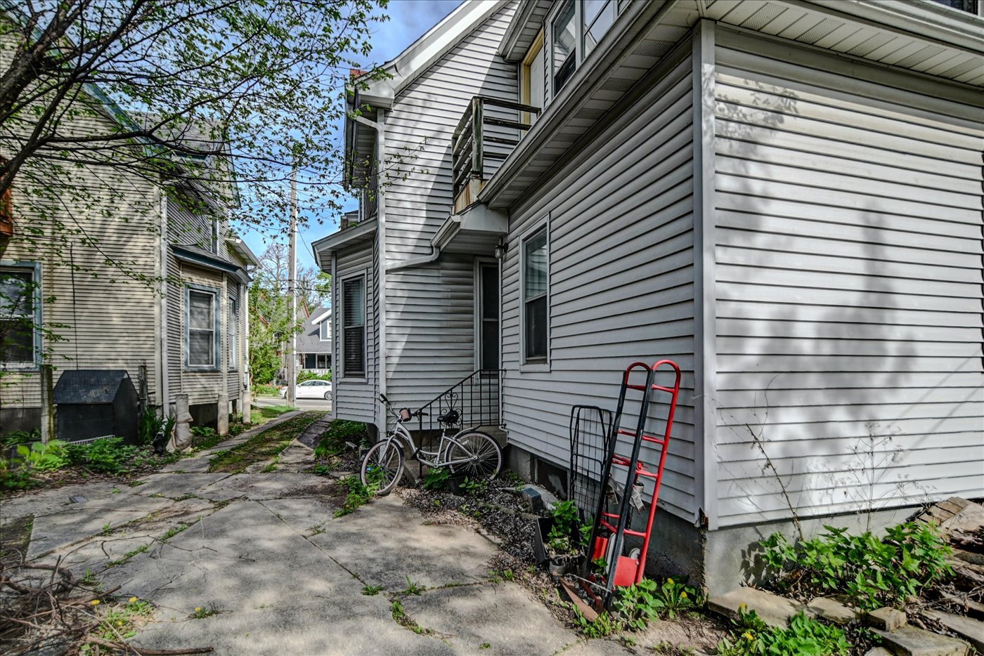 Building Photo - 205 S Fair Oaks Ave