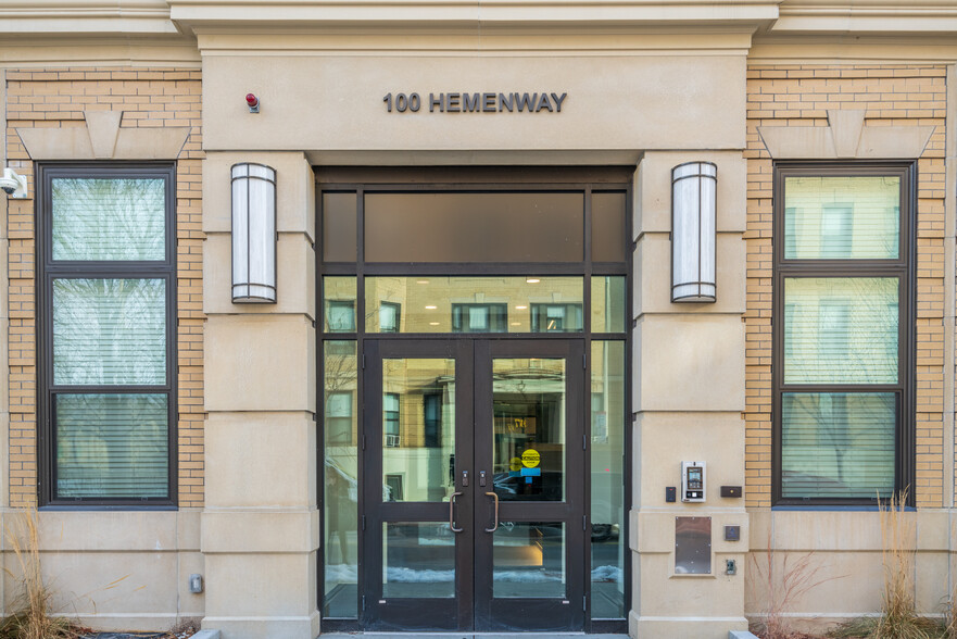 Primary Photo - 100 Hemenway