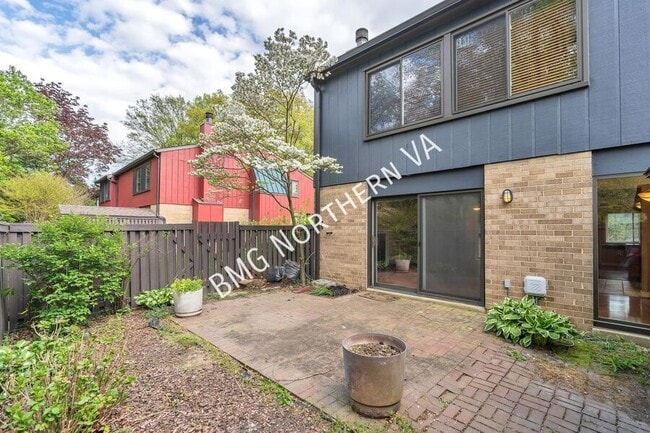 Building Photo - 1790 Ivy Oak Square