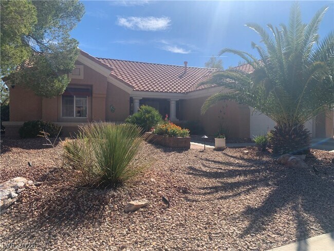 Building Photo - 2924 Crown Ridge Dr