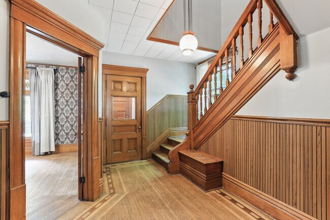 Building Photo - 116 N 4th St