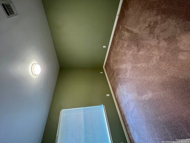 Building Photo - 6114 Oakwood Trail