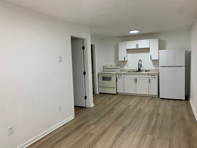 Building Photo - 78 Oak Ridge Dr