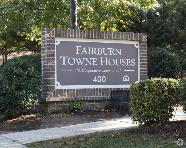 Building Photo - Fairburn Townhouses