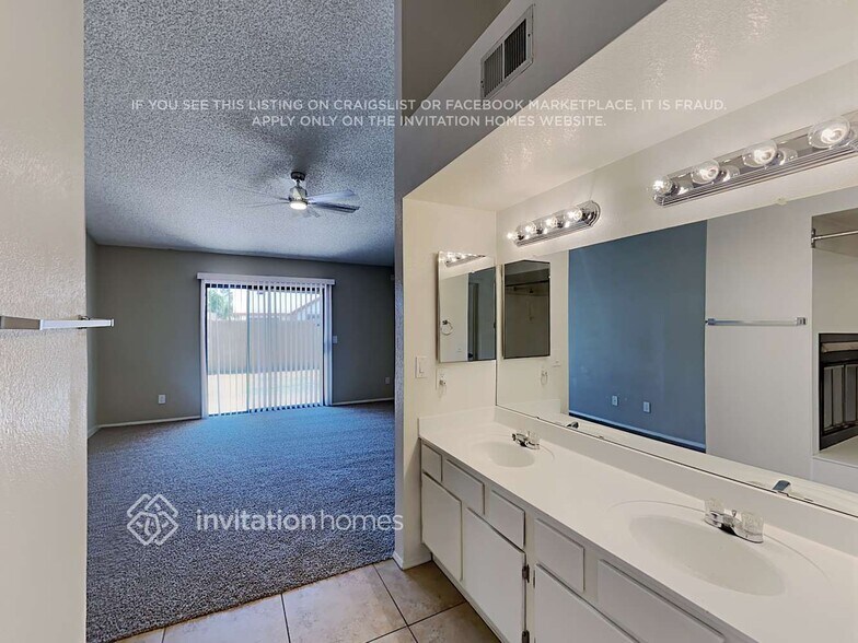 Building Photo - 7543 W Cheryl Dr