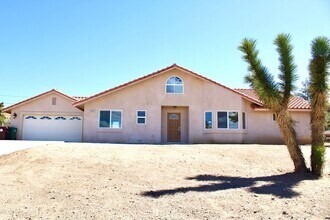 Building Photo - Huge 3 bed 2 bath Home In Storey Park Neig...