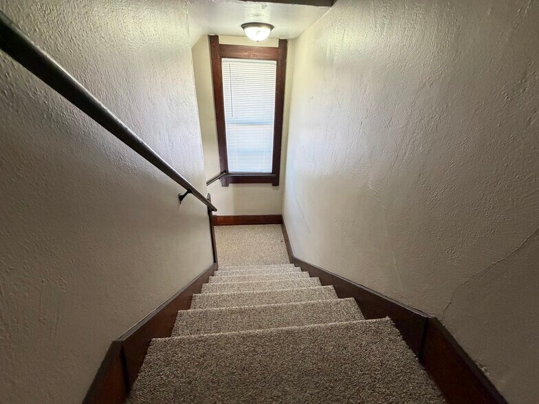 Building Photo - 757 Moore St