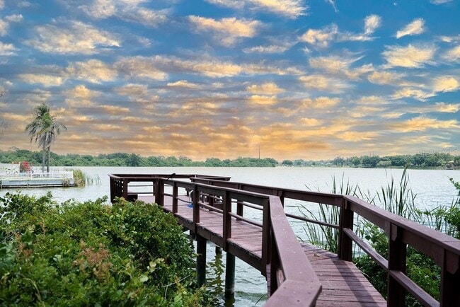 Building Photo - 1282 Paradise Lake Dr