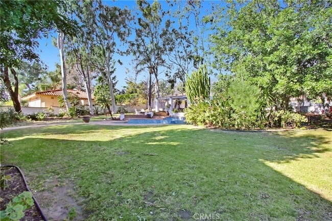 Building Photo - 10818 Hillside Rd