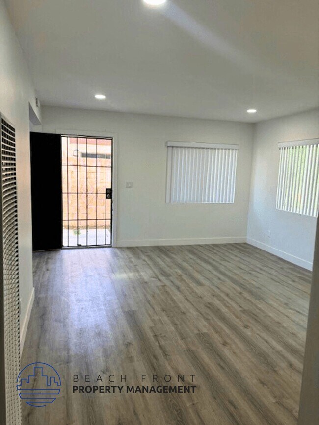 Building Photo - 1032 Bonita St.