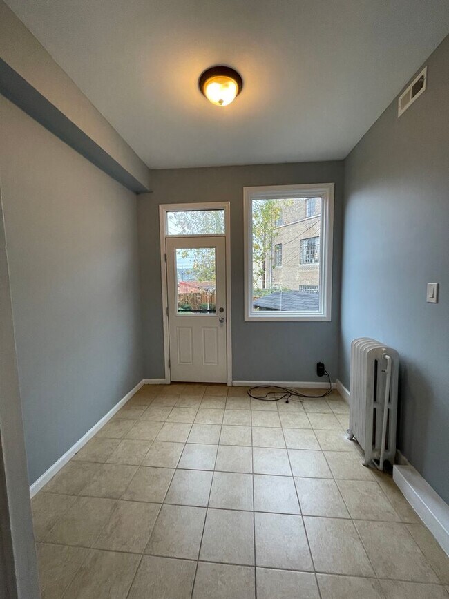 Building Photo - Beautiful Petworth Row House On Grant Circle Park W/Parking Included, Pets Welcomed, Updated Kitc...