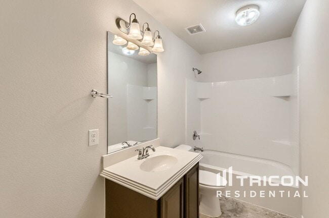Building Photo - 1307 Hidden Valley Dr