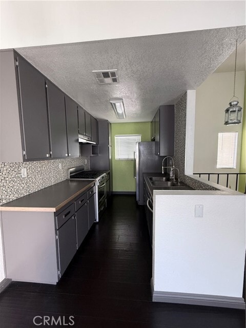 Building Photo - 24316 Sylvan Glen Rd