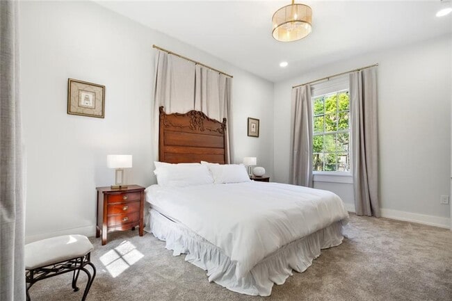 Building Photo - 934 Conti St