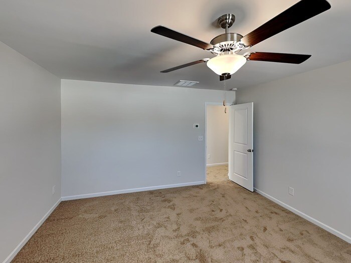 Building Photo - 1034 Cloverdale CT
