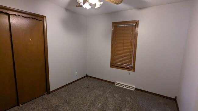 Building Photo - Well maintained 50s home with gorgeous kitchen