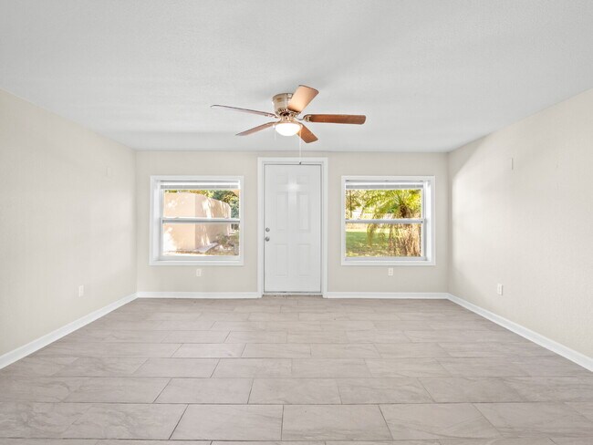 Building Photo - 3-bedroom, 2-bathroom pool home