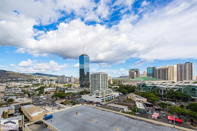 Building Photo - 1655 Makaloa St