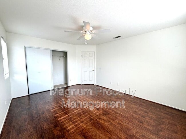 Building Photo - 23664 Groveland Pl